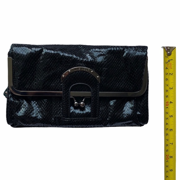 Nine West Reversible Black Green Clutch Snake Pattern On Both Sides Kiss Lock - Picture 2 of 15